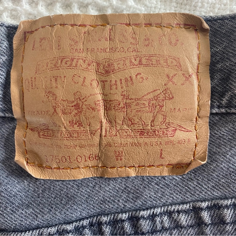 Levi Button Fly High Waisted Jeans (11 M) - Picture 5 of 10